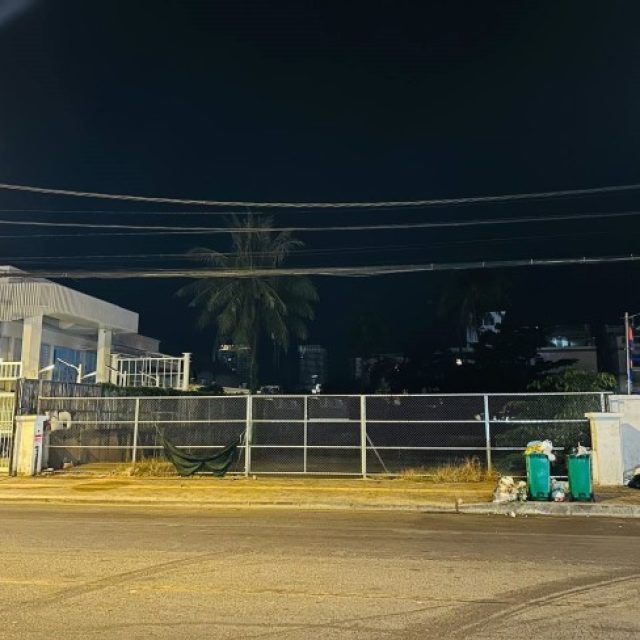 ដីសម្រាប់ជួល នៅជ្រោយចង្វាមាត់ទន្លេ