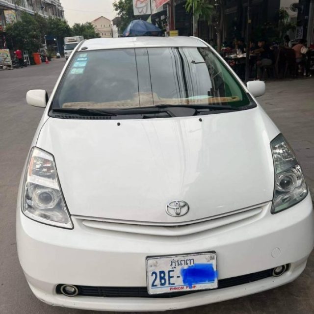Toyota Prius 05 full option