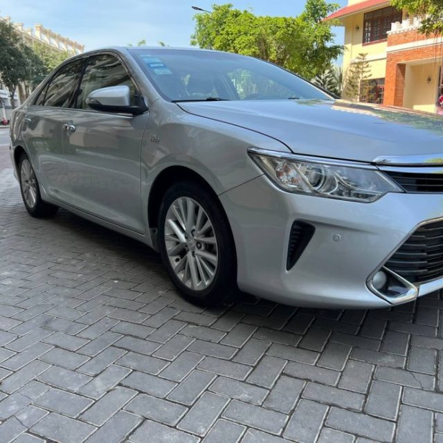 លក់ឡានToyota Camry 2016ពណ៍ទឹកប្រាក់