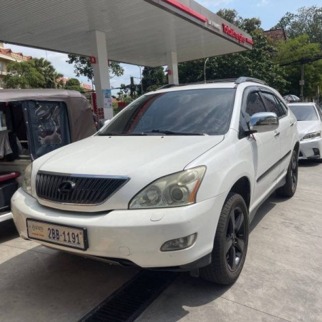 Lexus RX 330 ឆ្នាំ 04 base P2 ធានាឡានស្អាត