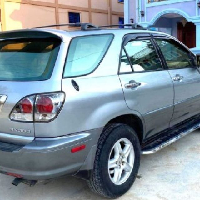 Lexus Rx 300 ឆ្នាំ02 full option