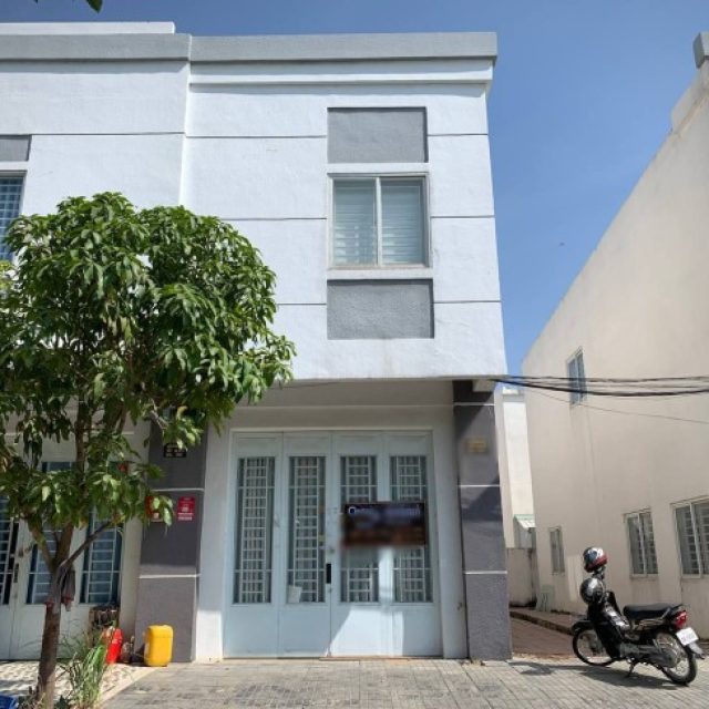 ផ្ទះLink-house សម្រាប់លក់នៅបុរី ពិភពថ្មី