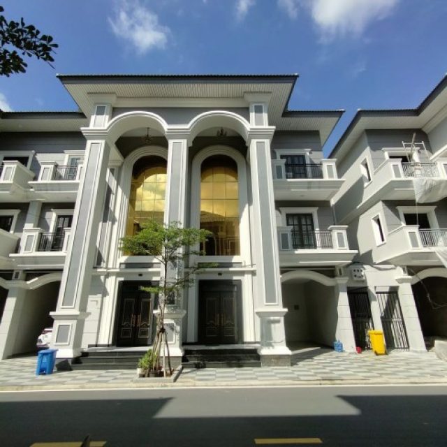 វីឡាសម្រាប់ជួល នៅបុរី ថៃ ឈុនគ្រី