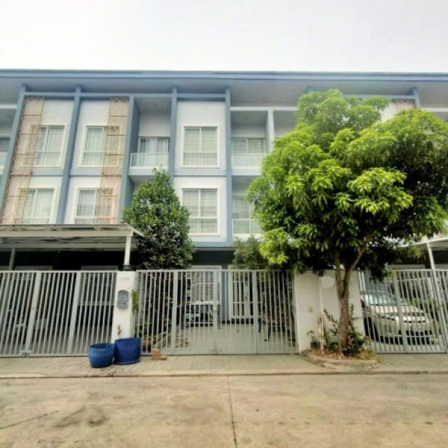 វីឡាកូនកាត់ សម្រាប់ជួល បុរី វ៉ារីណា ក្រាំងធ្នង់