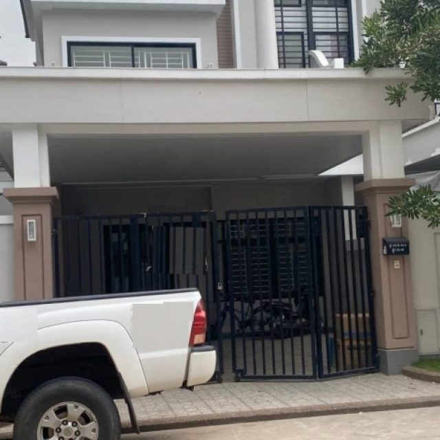 វីឡាភ្លោះ សម្រាប់ជួលនៅ ប៉េងហួតដឺស្តារមេរាហ្គាដិន