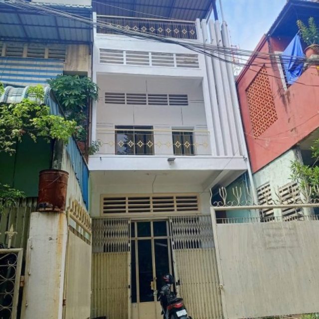 ផ្ទះសម្រាប់ជួលនៅ បាក់ទូក