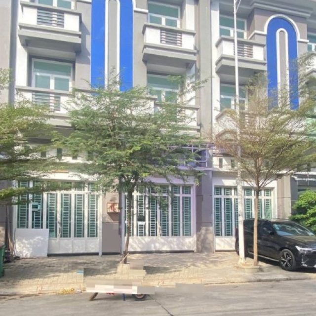 ផ្ទះល្វែងសម្រាប់ជួល នៅបុរី រ៉ុងរឿង