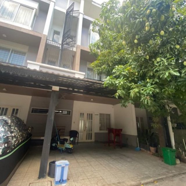 វីឡា LC2 សម្រាប់លក់