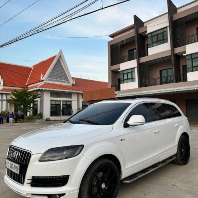 Audi Q7 ឆ្នាំ2007 up 2011