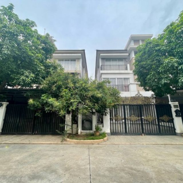 វីឡាភ្លោះសម្រាប់ជួល