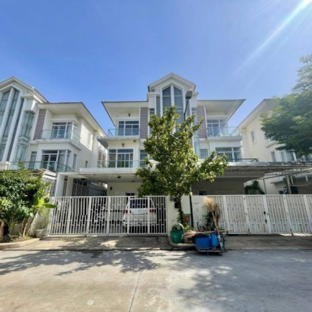 វីឡាភ្លោះ សម្រាប់ជួល