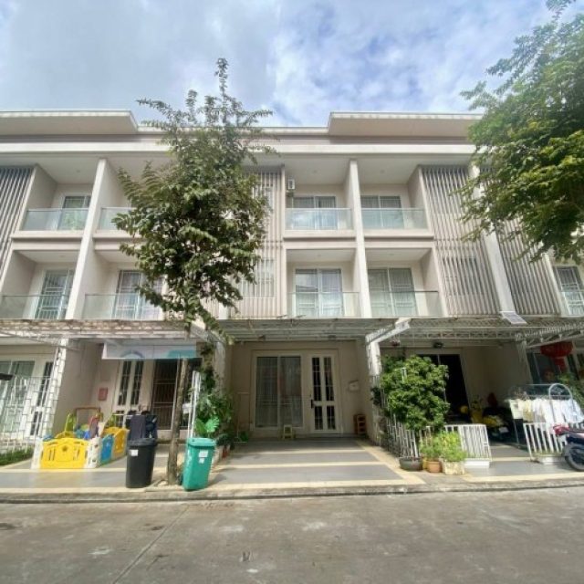 វីឡាកូនកាត់ B